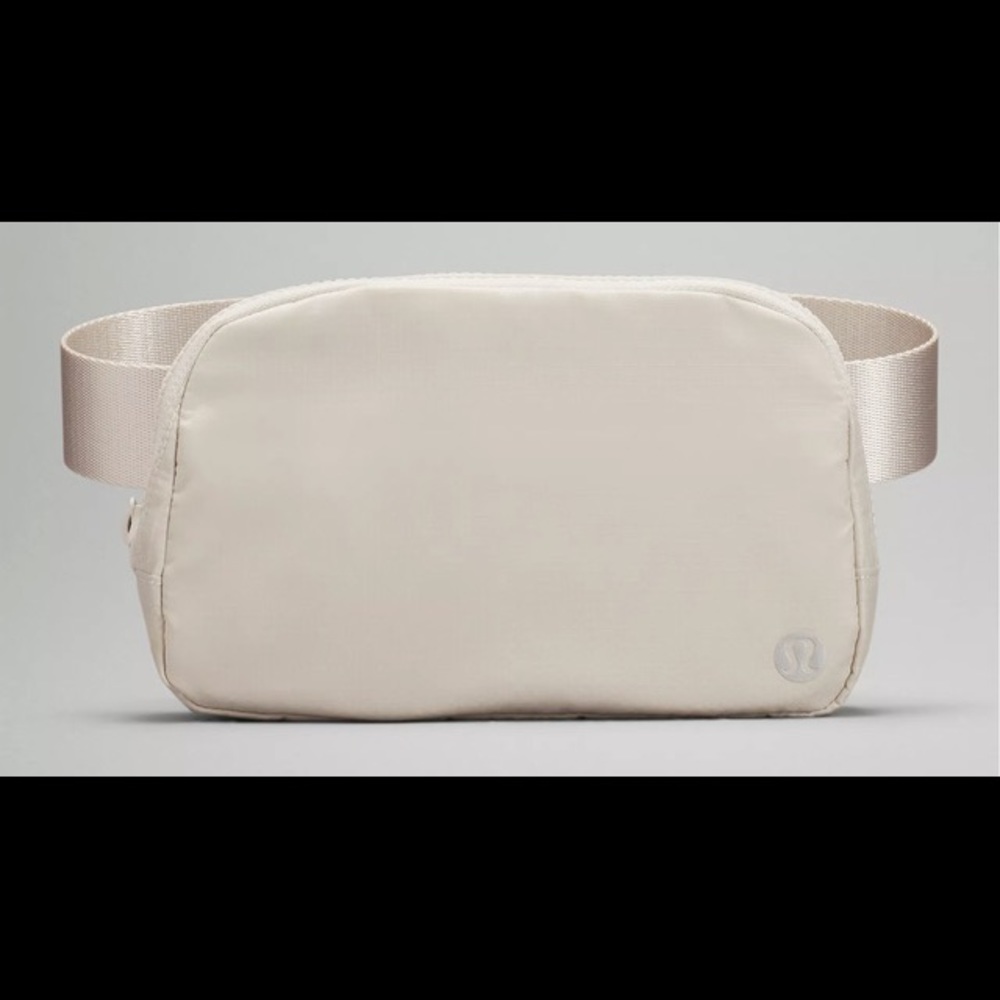 Everywhere Belt Bag - White Opal